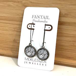 Kiwiana: FANTAIL (PIWAKAWAKA) GLASS DOME EARRINGS