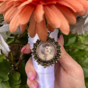 BRONZE DAISY BOUQUET CHARM