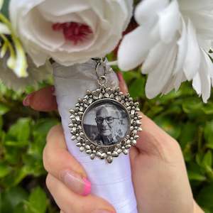 Photo Charms Custom Wedding Accessories: SILVER DAISY BOUQUET CHARM