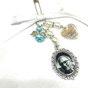 Photo Charms Custom Wedding Accessories: SINGLE PEARL ANGEL PHOTO BOUQUET CHARM