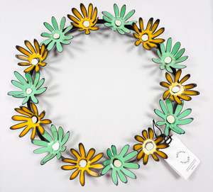Daisy Chain Metal Flower Wreath