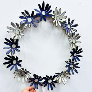 Daisy Chain Metal Flower Wreath