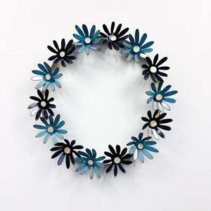 Daisy Chain Metal Flower Wreath #30