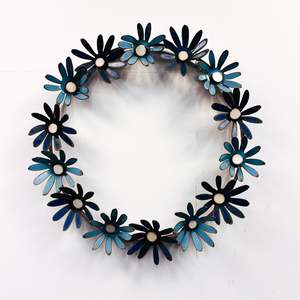Daisy Chain Metal Flower Wreath #39