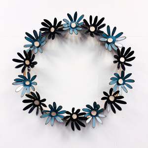 Daisy Chain Metal Flower Wreath #43