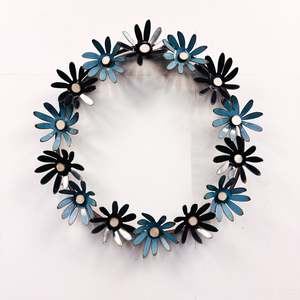 Daisy Chain Metal Flower Wreath #47