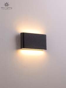 Outdoor Wall Light: WO118-B  Outdoor Wall Light