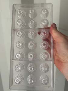 All: Chocolate World Mould no1859
Canelle Shape