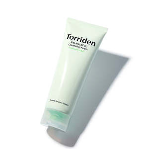 Facial Cleansers: Torriden Balanceful Cica Cleansing Foam 150ml