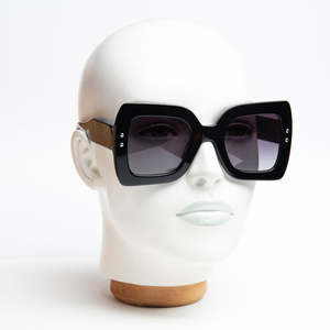 Eyewear: HappyToSitOnYourFace - Pretty Pretty