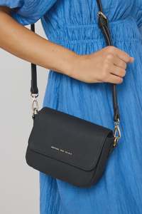Fashion: London Black Leather Small Crossbody Bag