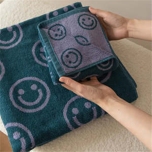 Bedding Bath: Retro Smiling Bath & Face Towel