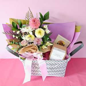 Fresh Flowers: Spoil Me | Gift Pack | Cozy