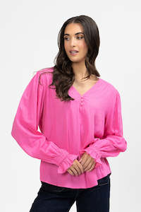 Leila Luca 1: Valerie V Neck Top Ballet Pink