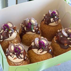 Christmas: Scorched Almond Six Box