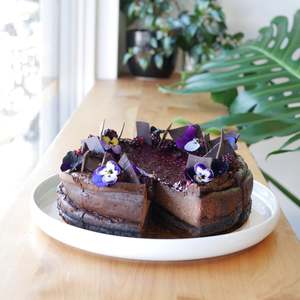 Cheesecakes: Dark Chocolate Blackberry Cheesecake