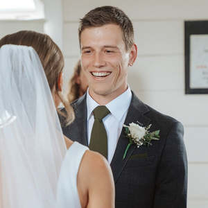 Wedding Flowers Menu Whangarei Northland Flowers: GROOM BUTTONHOLE | Classic & Neutral