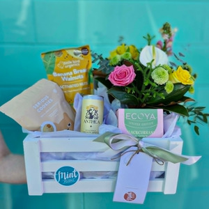 Mothers Day Flowers Sun 10th May 2026: 'BLOOMING BEST MAMA ' Gift Crate | MOTHERS DAY 2026