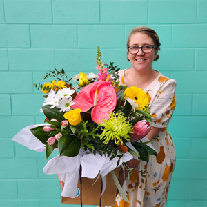 Mothers Day Flowers Sun 10th May 2026: 'SUNSHINE & SWEETNESS' Bouquet Bag | MOTHERS DAY 2026