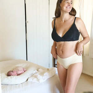 Postpartum Care: Midi Seamless Maternity & Postpartum Briefs | Light Absorption