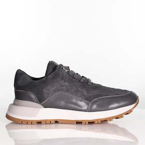 Spring Summer 23 24: Star Sneak