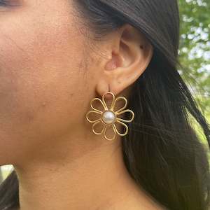 Gold Tone Jewllery: Vani