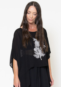 Harper Xavier: Fallow Top - Black with Bees