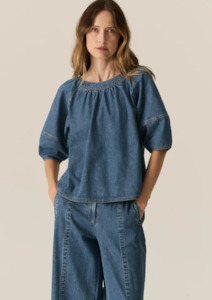 Pol Clothing: Carsen Top - Light Wash