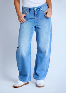 Carson Barrel Jean - Mid Blue Wash