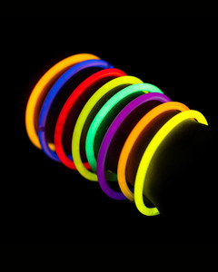 Products: 100 Glowstick Bracelets with Connectors
