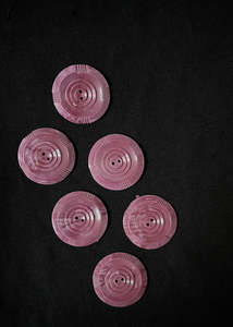 Buttons: Vintage Buttons. Lilac 28mm