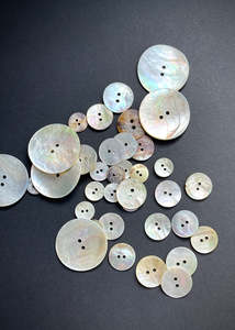 Buttons: Agoya Shell Buttons