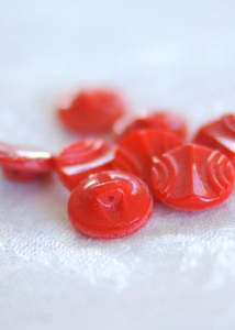 Vintage: Vintage Deco Glass Buttons - Red