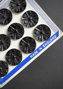 Vintage: Players Vintage Buttons, Black. 22mm