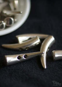 Metal Buttons: Metal Toggles - Silver 30mm