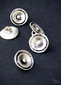 Metal Buttons - Antique Silver Flower 17mm