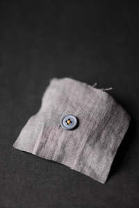 Merchant Mills Haberdashery: Cotton Button 15mm - Polar Grey