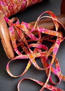 Ribbon Trim: DOUBLE FOLD BIAS BINDING, Marigold