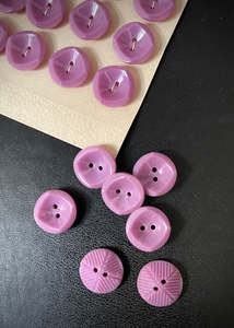 Vintage: Vintage Buttons. Mauve Geo 16mm