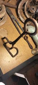 Mancave Items: Branding Iron   B        BI88