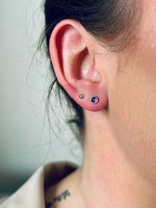 Iskra Studs - Amethyst