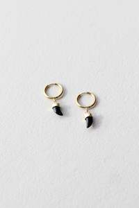 Accessories: Niho Kaiū – Black with Gold Hoop