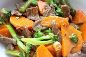 Products: Stir fried beef & veg on rice