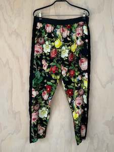 Bottoms: Juna Rosebud Trousers