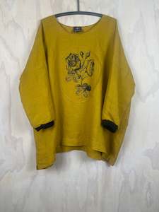 Tops 22: Juna Rose Cameo T - Gold