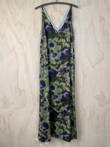 Dresses Summer 2022 23: Juna Pinni Dress - Lichen