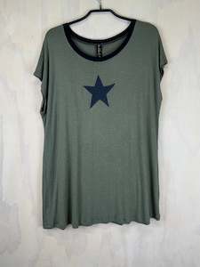 Tops 21: Pluto Alice T -Moss Linen / Stripe Star