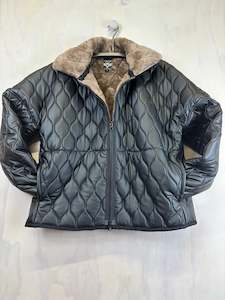 Vesta: Vesta Puff Jacket - Fur lining