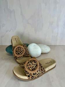 Le Sansa |  Zoya Leopard Slide
