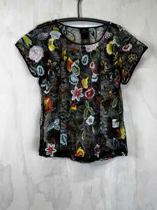 Tops Summer 24 25: Juna Wintergarden Top